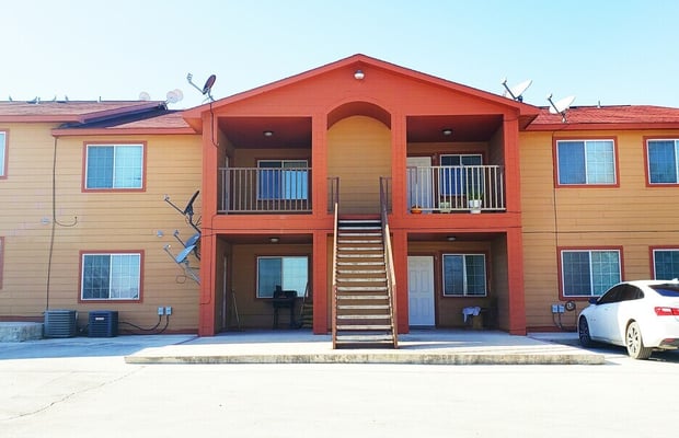 24-Unit Multifamily in Devine, TX