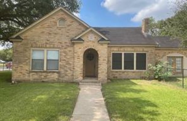 5-Unit Multifamily in Cuero, TX