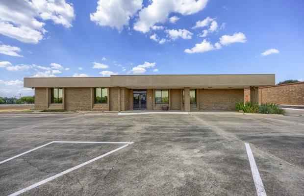 8001 E RL Thornton Fwy, Dallas, TX, 75228