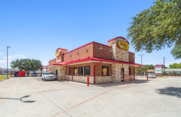 Commercial Real Estate Properties for Sale in Rowlett, TX | Crexi