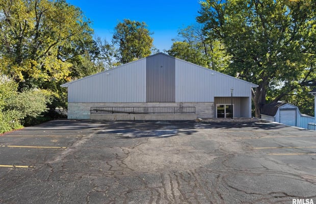 Commercial Real Estate Properties for Sale in Confidential, IL | Crexi