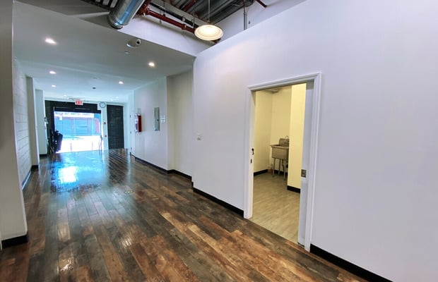 Commercial Real Estate Properties for Lease in Co Working, OR | Crexi