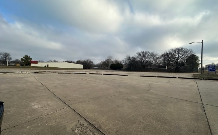 Pictures of Land property located at 500 W Florence St, Broken Arrow, OK 74011 for sales - image #1