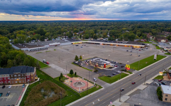 Pictures of Retail property located at 2587 Parkman Rd NW, Warren, OH 44485 for sales - image #1