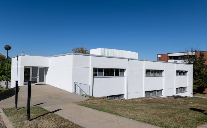 Pictures of Office property located at 2620 Fleur Dr, Des Moines, IA 50321 for sales - image #1