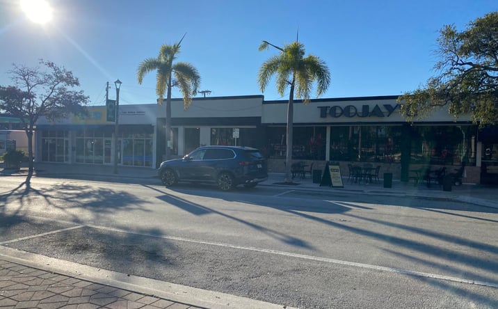 Pictures of Retail property located at 409 Lake Ave, Lake Worth, FL 33460 for sales - image #1