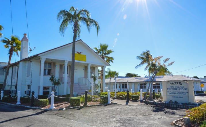 Pictures of Special Purpose property located at 704 N Dixie Highway, Lantana, FL 33462 for sales - image #1
