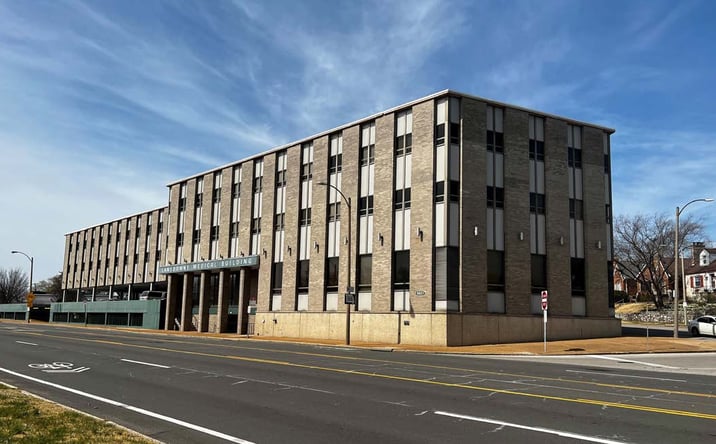 Pictures of Office property located at 6651 Chippewa St, St. Louis, MO 63109 for sales - image #1