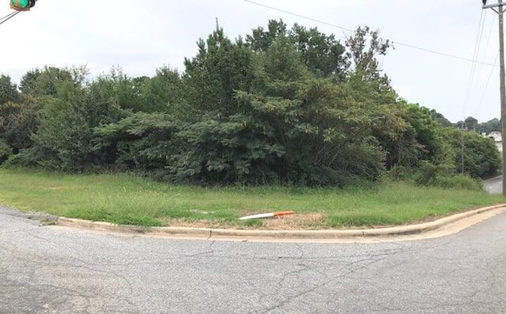 Pictures of Land property located at 11th St SW at 2nd Ave SW Ave, Hickory, NC 28602 for sales - image #1