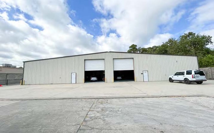 Pictures of Retail, Office, Industrial property located at 14037 Stuebner Airline Rd, Houston, TX 77069 for sales - image #1