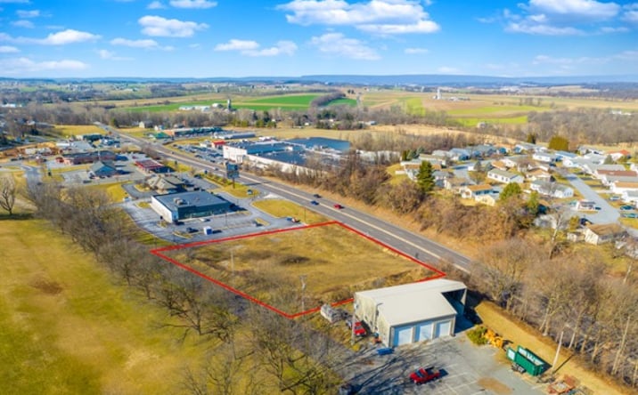Pictures of Retail property located at 2200 Conrad Weiser Pkwy, Womelsdorf, PA 19567 for sales - image #1