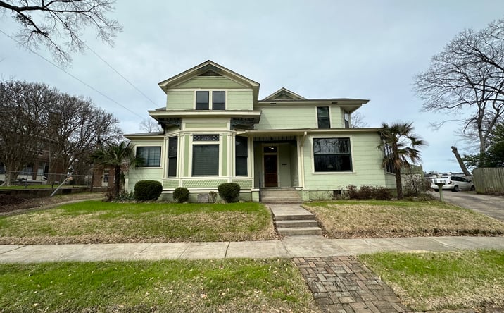 Pictures of Multifamily property located at 915 E 5th St, Texarkana, AR 71854 for sales - image #1