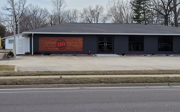Pictures of Office property located at 608 EASTGATE Drive, Carbondale, IL 62901 for sales - image #1
