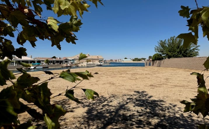 Pictures of Land property located at 26306 Fleet Ln, Helendale, CA 92342 for sales - image #1