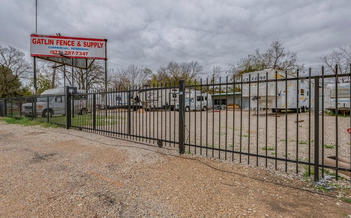 Pictures of Retail property located at 1301 US-175 Frontage Rd, Seagoville, TX 75159 for sales - image #1