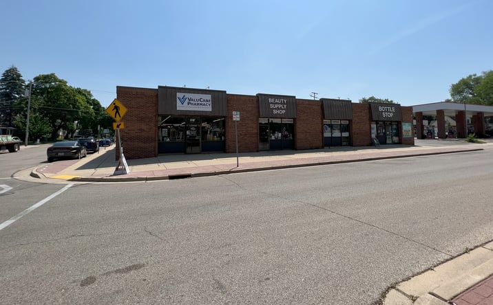 Pictures of Retail property located at 237 Harrison Ave, Waukesha, WI 53186 for sales - image #1