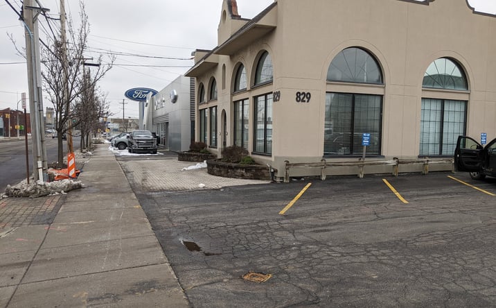 Pictures of Office property located at 829 W Genesee St, Syracuse, NY 13204 for sales - image #1