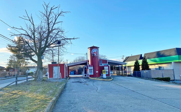 Pictures of Retail property located at 691 Wellwood Ave, Lindenhurst, NY 11757 for sales - image #1