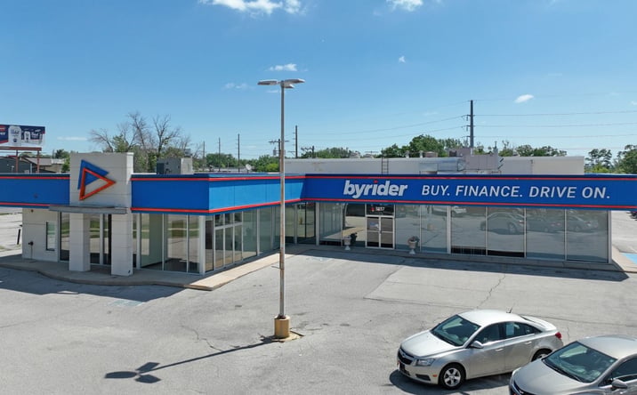 Pictures of Retail property located at 3837 1st Ave SE, Cedar Rapids, IA 52403 for sales - image #1