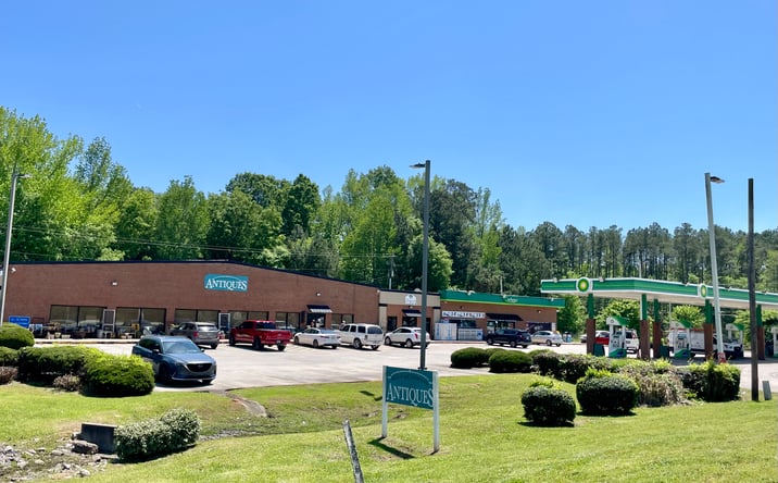 Pictures of Retail property located at  for sales - image #1