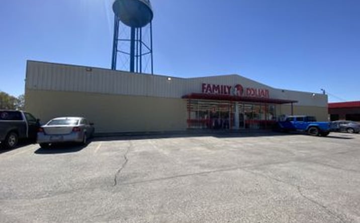 Pictures of Retail property located at 501 W 4th St, DeQuincy, LA 70633 for sales - image #1