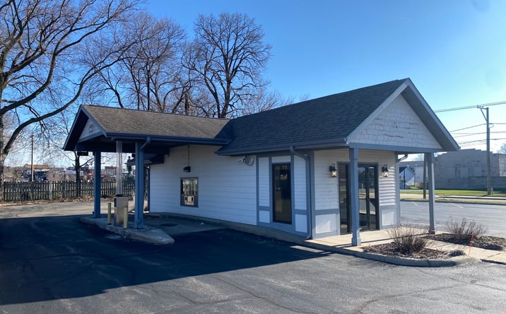 image of property at 122 W BOYD ST Dixon IL 61021-2108