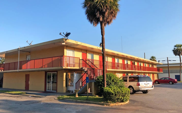 Pictures of Hospitality property located at 414 W Oglethorpe Blvd, Albany, GA 31701 for sales - image #1