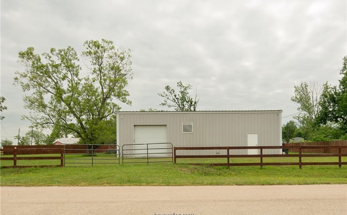 Pictures of Industrial property located at 200 South Glass Street, Franklin, TX 77856 for sales - image #1