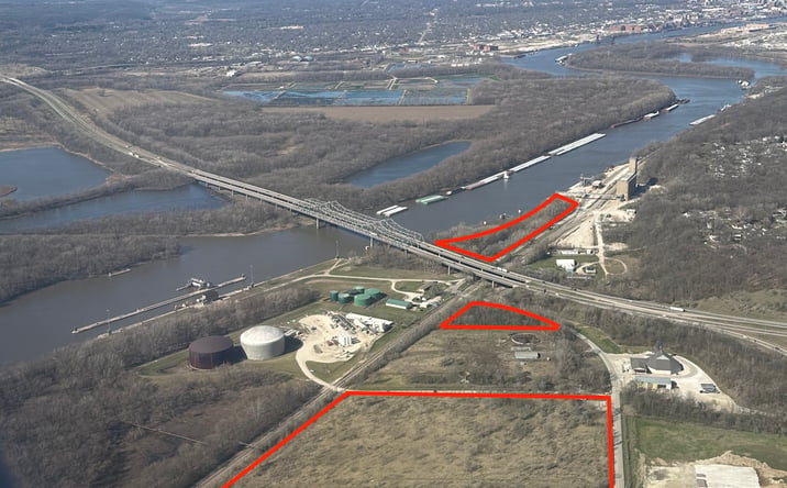 Pictures of Land property located at 1101 Wesley Rd, Creve Coeur, IL 61610 for sales - image #1