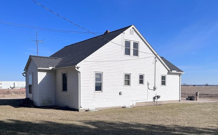 Pictures of Retail property located at 1066 E Pinconning Rd, Pinconning, MI 48650 for sales - image #1