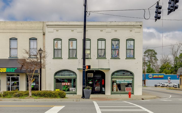 Pictures of Retail property located at 8 W Bacon St, Pembroke, GA 31321 for sales - image #1