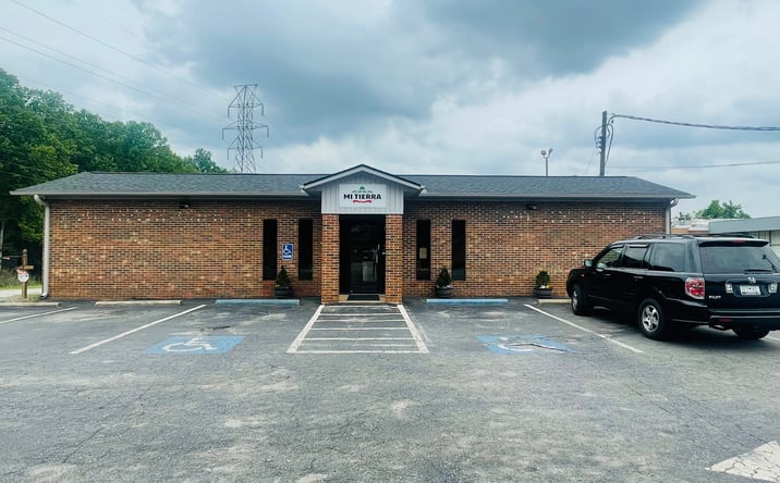 Pictures of Retail property located at 1725 N Limestone St, Gaffney, SC 29340 for sales - image #1