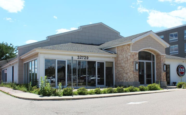 Pictures of Retail property located at 32729 Northwestern Hwy, Farmington Hills, MI 48334 for sales - image #1