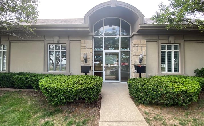 Pictures of Office property located at 1201 NW North Ridge Drive, Blue Springs, MO 64015 for sales - image #1