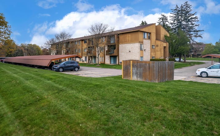 Pictures of Multifamily property located at 26717 Berg Rd, Southfield, MI 48033 for sales - image #1