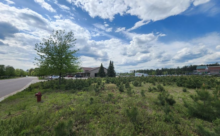Pictures of Land property located at Lot 11 Plaza Dr, Minocqua, WI 54548 for sales - image #1