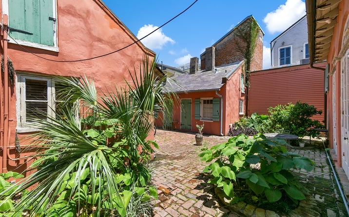 image of property at 831 DAUPHINE ST New Orleans LA 70116