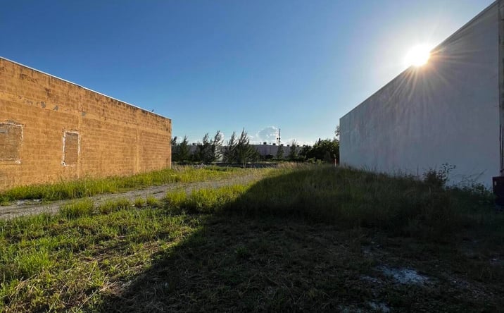 Pictures of Mixed Use property located at 2731 Pinewood Avenue, West Palm Beach, FL 33407 for sales - image #1