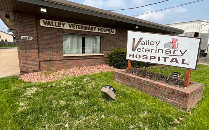 Pictures of Office property located at 2321 Jackson St, Oshkosh, WI 54901 for sales - image #1