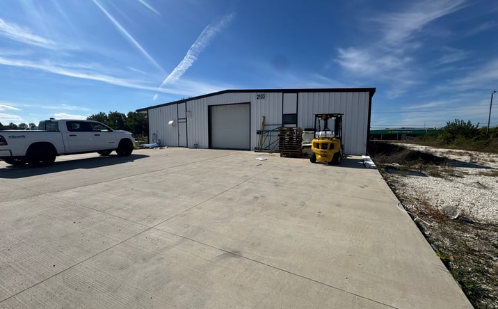 Pictures of Industrial property located at 2103 S 8th St, Rogers, AR 72758 for sales - image #1