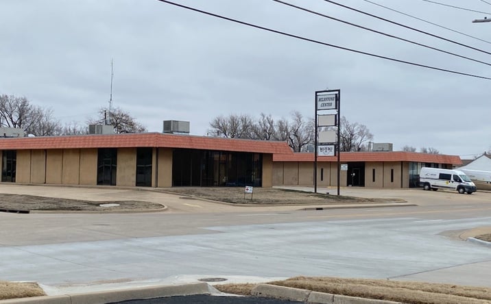 Pictures of Retail property located at 601 East Hartford Avenue, Ponca City, OK 74601 for sales - image #1