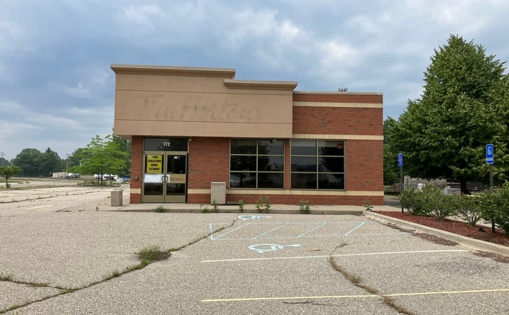 Pictures of Retail property located at 772 W Bay St, East Tawas, MI 48730 for sales - image #1