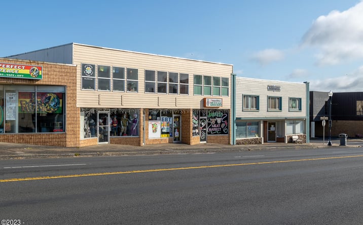 Pictures of Mixed Use property located at 316 SW Coast Hwy, Newport, OR 97365 for sales - image #1