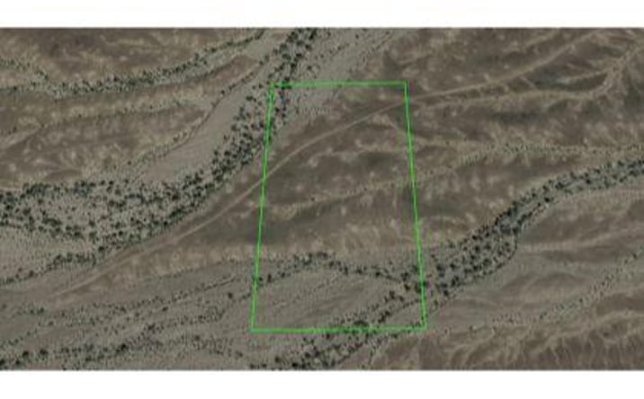 Pictures of Land property located at Vic Hauser Geode Bed Rd, Palo Verde, CA 92266 for sales - image #1