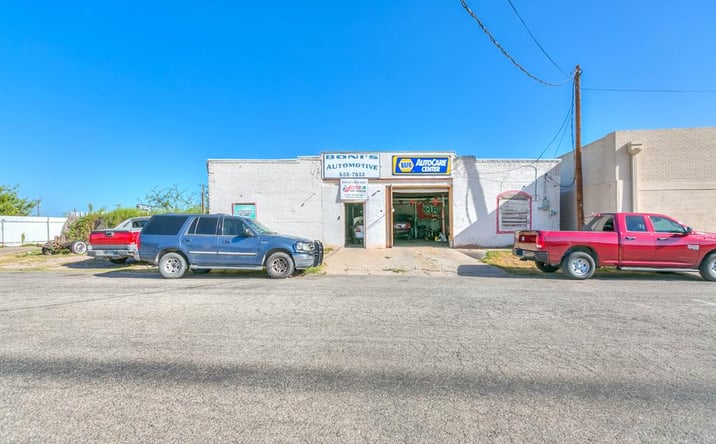 Pictures of Retail, Land property located at 128 E 3rd St, San Angelo, TX 76903 for sales - image #1