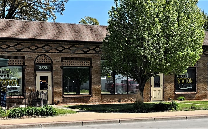 Pictures of Retail property located at 305 S Mable St, Pinconning, MI 48650 for sales - image #1