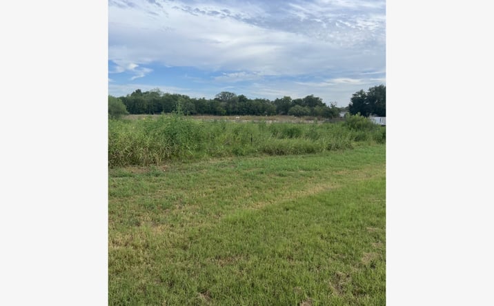 Pictures of Land property located at 1300 Hospital Blvd, Floresville, TX 78114 for sales - image #1