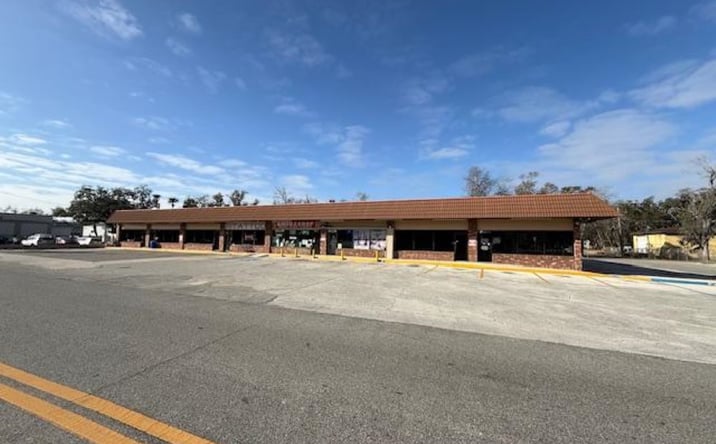 Pictures of Retail, Mixed Use property located at 1396 N Nova Rd, Holly Hill, FL 32117 for sales - image #1
