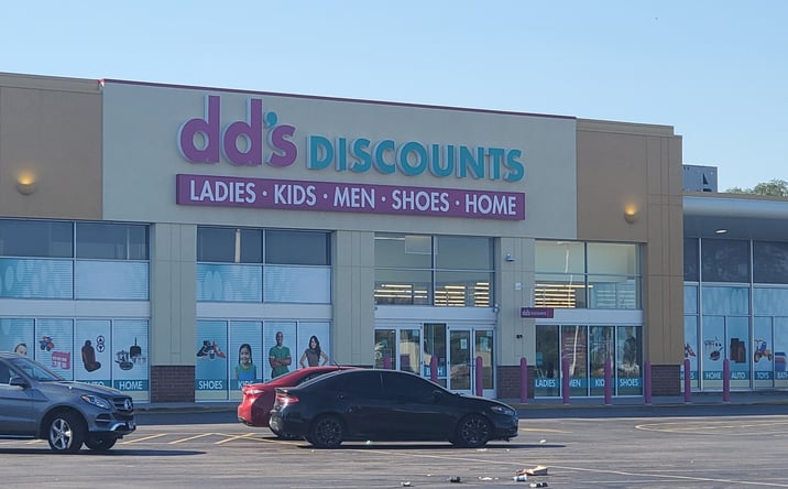 Pictures of Retail property located at 2925 W 159th St, Markham, IL 60428 for sales - image #1