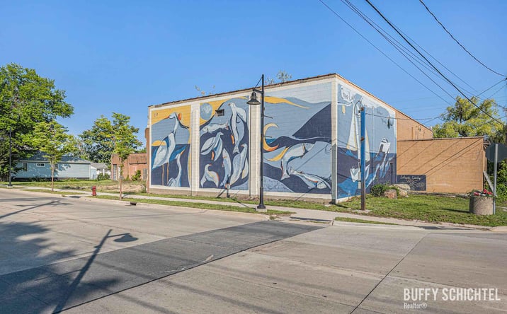 Pictures of Retail property located at 1812 Lakeshore Drive, Muskegon, MI 49441 for sales - image #1